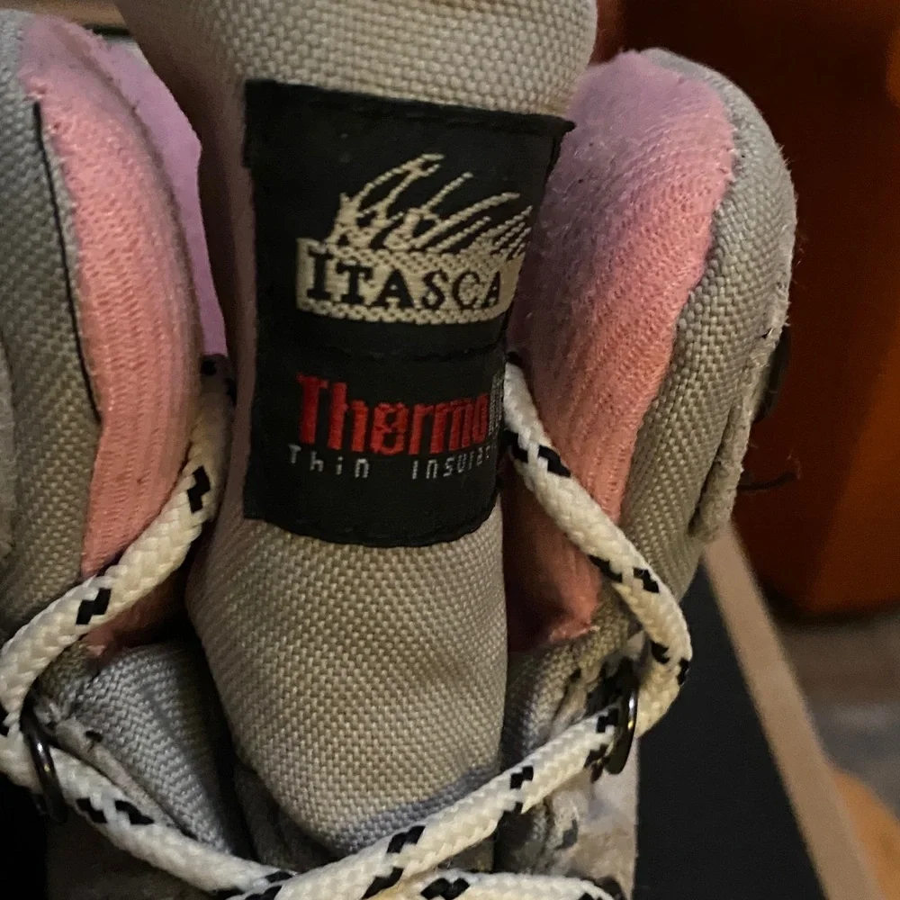 Itasca Winter Boots - Black and Gray with Pink Accents